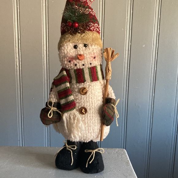NWT- 19” Standing Snowman ⛄️ Holiday Greeter Decoration Holding Broom 🧹 Adj.Hat - Picture 7 of 17